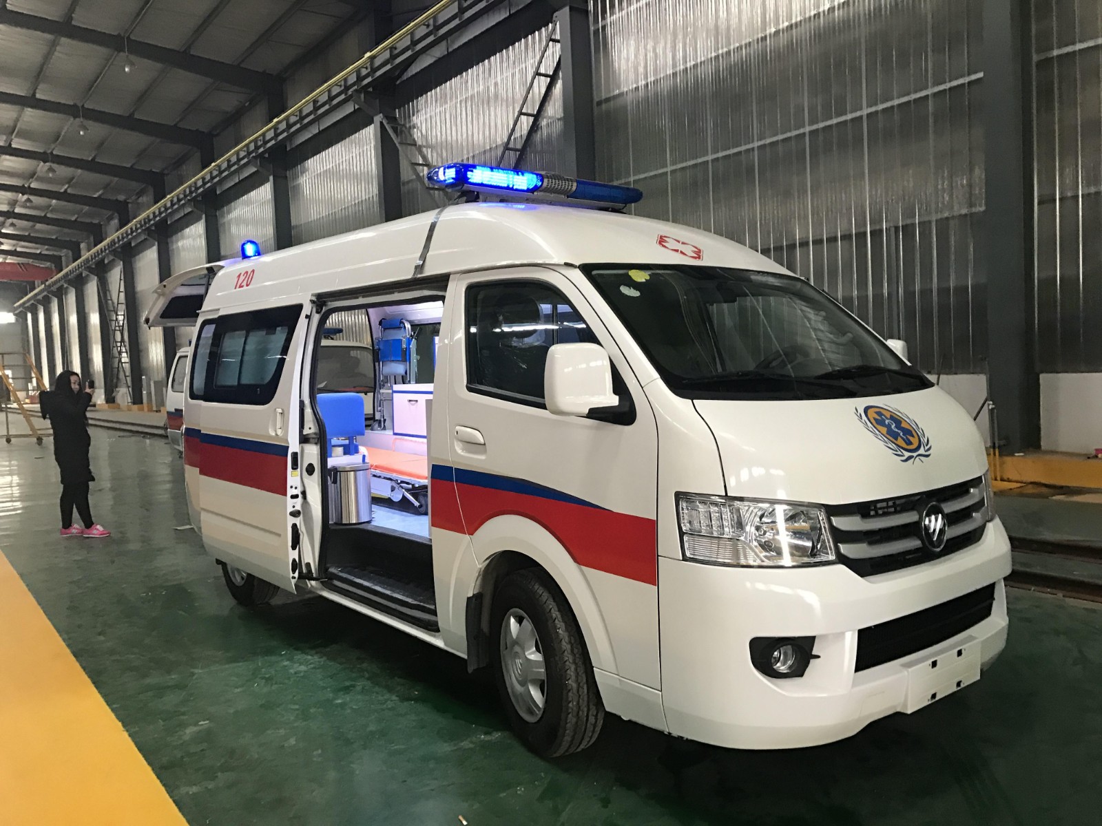 吉木萨尔县救护车转院